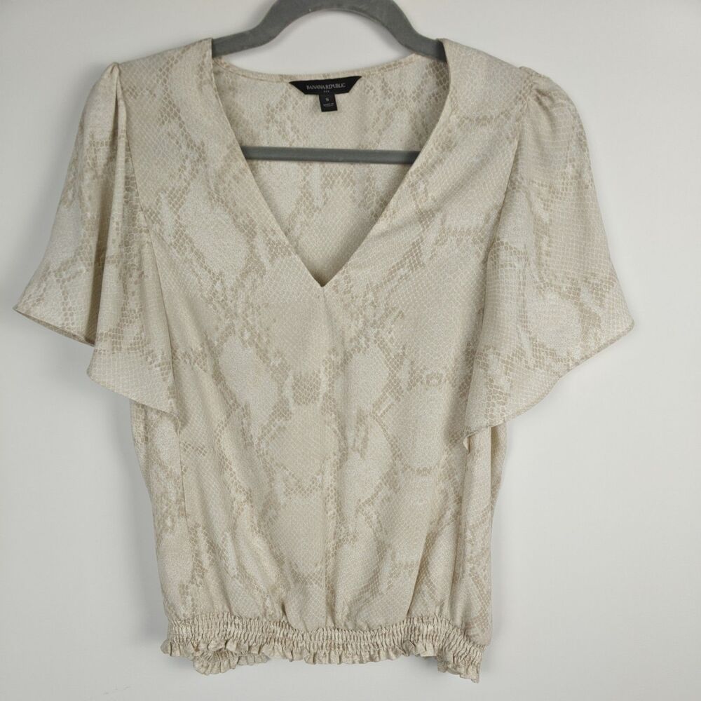 Banana Republic Women's Fluttered Sleeve Blouse Snakeskin look Size Small